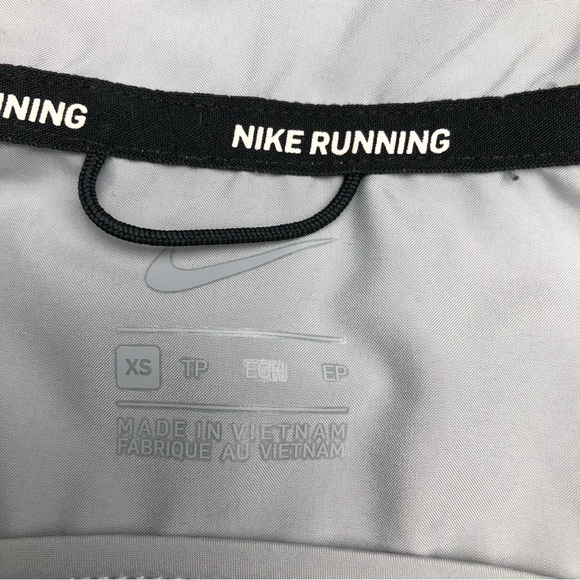 ⭐️NEW⭐️ Nike Running Vest for Women - Picture 9 of 11